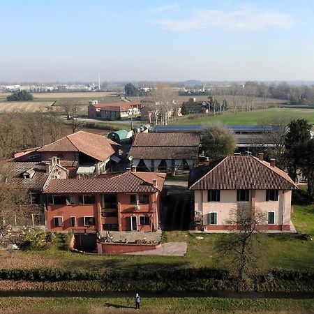 OzzeroAgriturismo Cascina Selva住宿加早餐旅馆 外观 照片