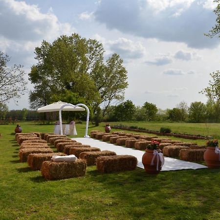 OzzeroAgriturismo Cascina Selva住宿加早餐旅馆 外观 照片