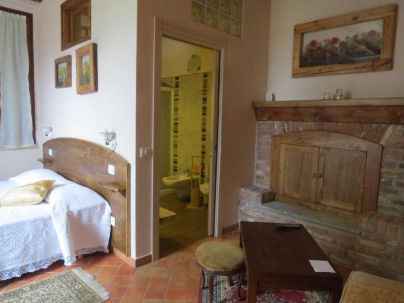 OzzeroAgriturismo Cascina Selva住宿加早餐旅馆 外观 照片