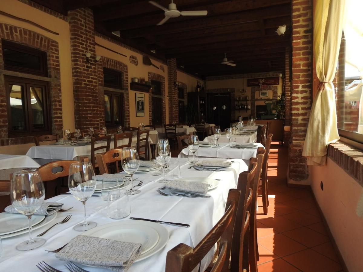 OzzeroAgriturismo Cascina Selva住宿加早餐旅馆 外观 照片